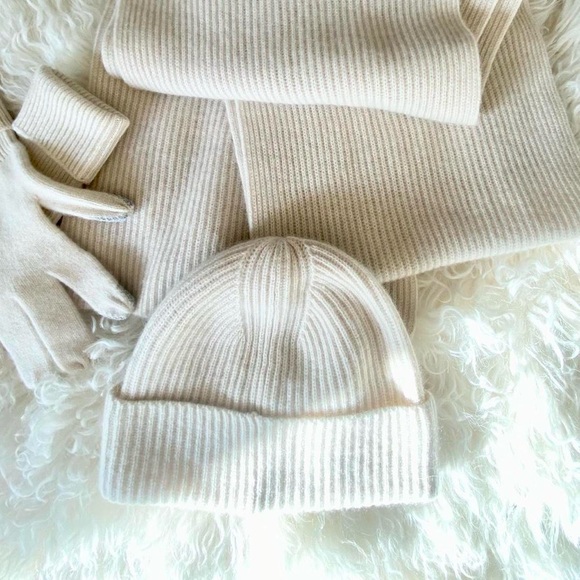 J.Crew 100% Cashmere Ivory Long Ribbed Scarf - Picture 2 of 4